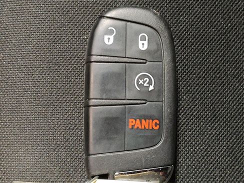 Used 2020 Jeep Renegade Altitude FWD image 32