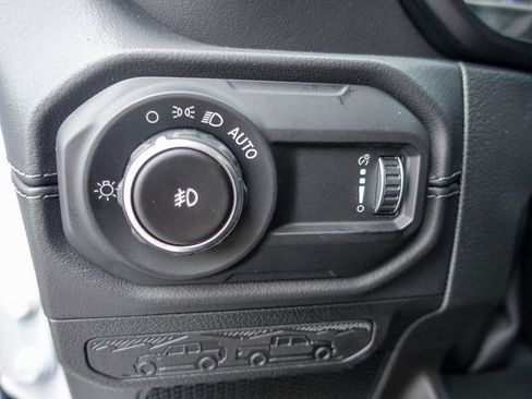 New 2025 Jeep Wrangler Sahara AWD/4WD image 18