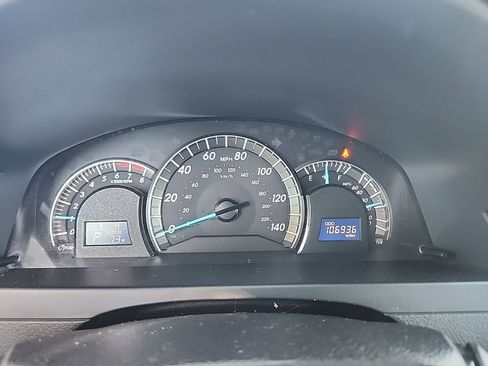 Used 2013 Toyota Camry SE image 12