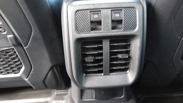 Used 2025 Ford Bronco Badlands AWD/4WD image 16