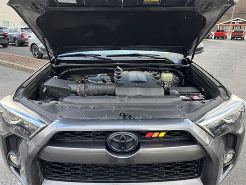 Certified 2018 Toyota 4Runner SR5 image 30