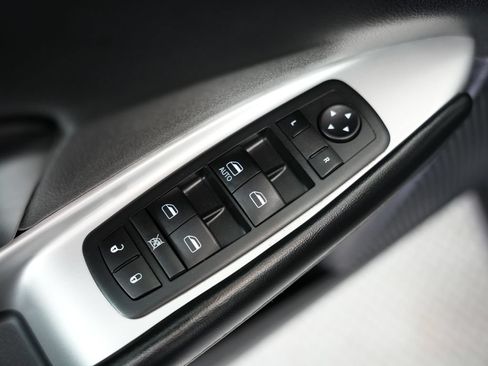 Used 2020 Dodge Journey SE w/ SE Popular Equipment Group FWD image 40