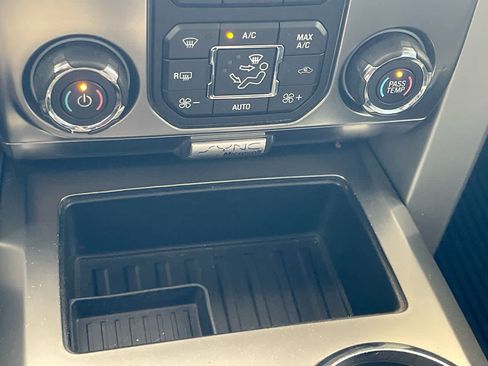 Used 2014 Ford F150 FX4 w/ Equipment Group 402A Luxury AWD/4WD image 19