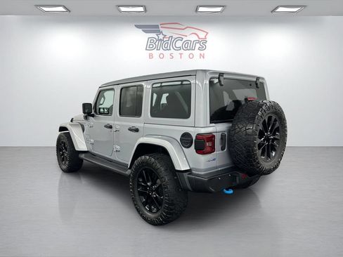 Used 2023 Jeep Wrangler Unlimited Sahara w/ Cold Weather Group AWD/4WD image 6