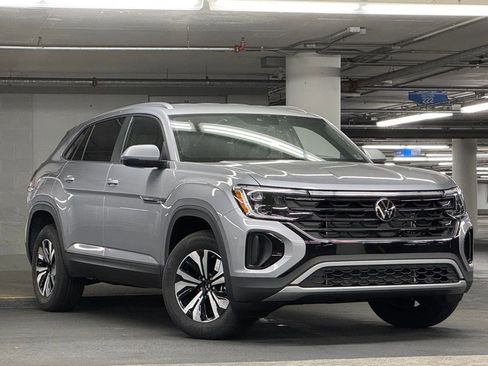 New 2026 Volkswagen Atlas Cross Sport SE AWD/4WD image 2