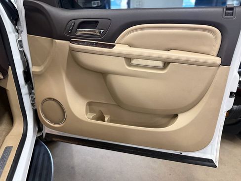 Used 2012 GMC Yukon Denali AWD/4WD image 31