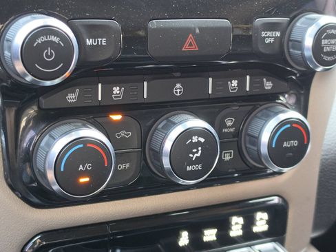 Used 2021 RAM 1500 Laramie AWD/4WD image 29