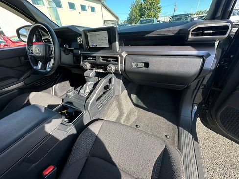 Used 2025 Toyota 4Runner SR5 AWD/4WD image 20