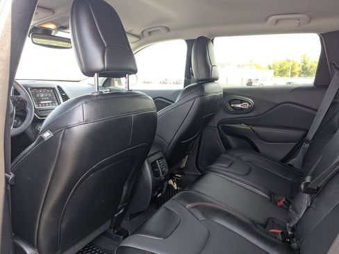 Used 2022 Jeep Cherokee Trailhawk w/ Premium Leather Package AWD/4WD image 30