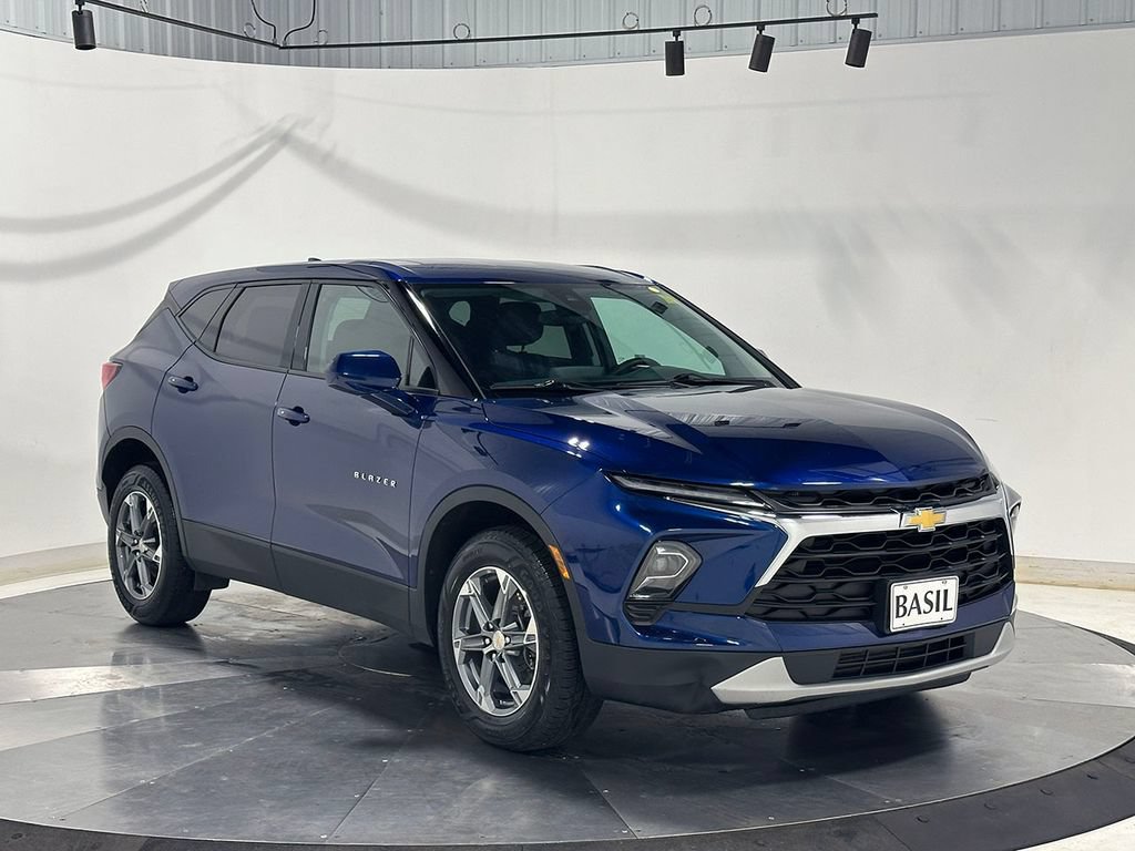 Used 2023 Chevrolet Blazer LT w/ Driver Confidence Package AWD/4WD image 37