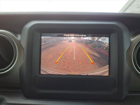 Used 2020 Jeep Wrangler Unlimited Sport image 21