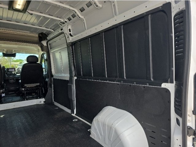 Used 2025 RAM ProMaster 2500 w/ Convenience Group FWD image 11