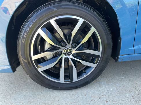 Used 2025 Volkswagen Jetta SE image 34