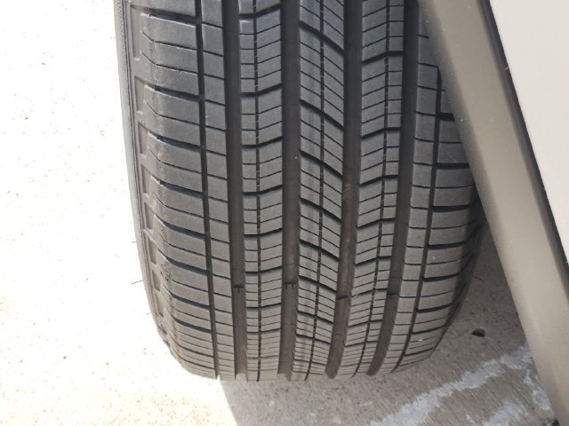 Used 2025 Jeep Grand Cherokee Altitude RWD image 11