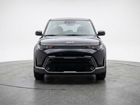 Used 2025 Kia Soul LX w/ LX Technology Package image 2