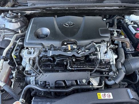 Used 2020 Toyota Camry SE image 30