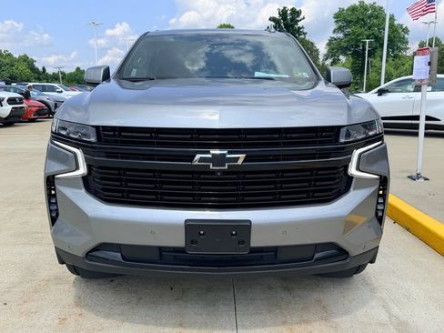 Used 2023 Chevrolet Suburban RST w/ Luxury Package AWD/4WD image 2