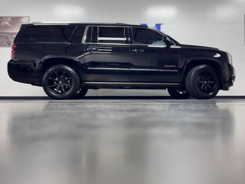 Used 2019 GMC Yukon XL Denali w/ Open Road Package image 3