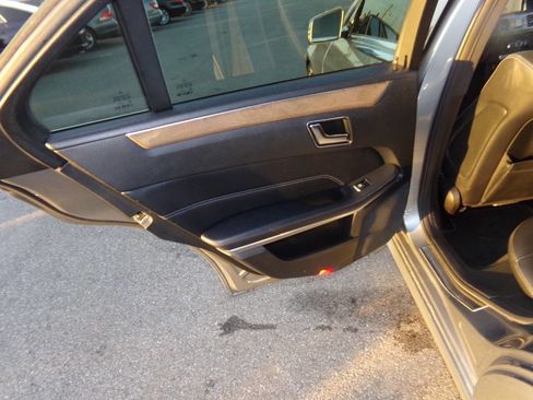 Used 2014 Mercedes-Benz E 350 4MATIC Sedan image 12