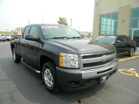 Used 2011 Chevrolet Silverado 1500 LT w/ All-Star Edition AWD/4WD image 3