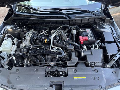 Used 2025 Nissan Altima 2.5 SV FWD image 31