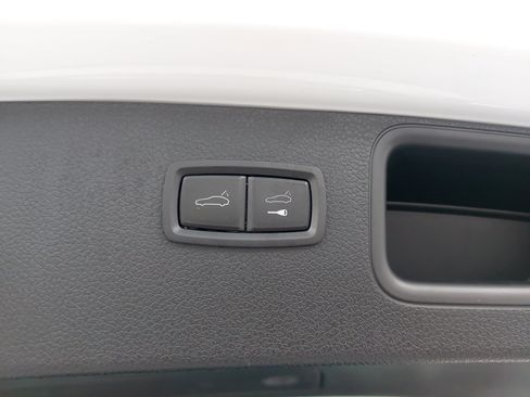 Certified 2023 Porsche Macan AWD/4WD image 15