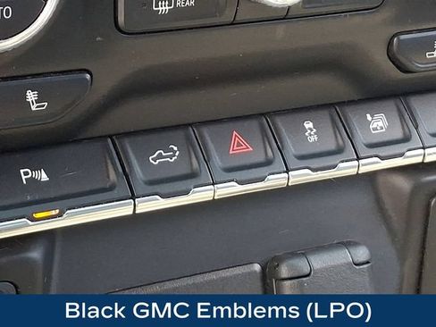 Used 2022 GMC Sierra 1500 Elevation w/ LPO, Elevation Black Package AWD/4WD image 17