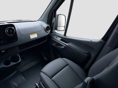 New 2026 Mercedes-Benz Sprinter 2500 image 24