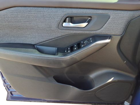 Used 2023 Nissan Rogue SV FWD image 22
