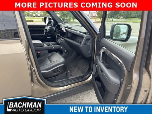Used 2025 Land Rover Defender 110 X-Dynamic SE AWD/4WD image 8