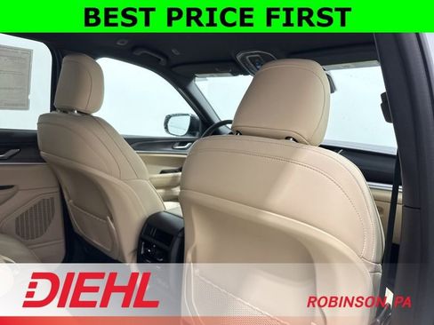 New 2025 Jeep Grand Cherokee Limited w/ Black Appearance Package image 13