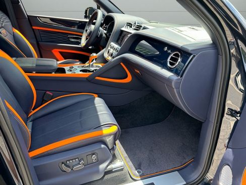 Used 2024 Bentley Bentayga image 39