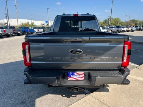 New 2026 Ford F250 Lariat w/ Black Appearance Package image 4