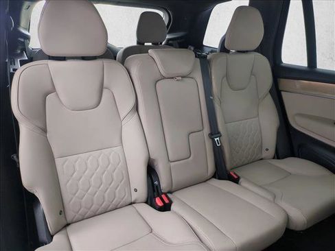 Used 2025 Volvo XC90 B5 Core w/ Protection Package Premier AWD/4WD image 23