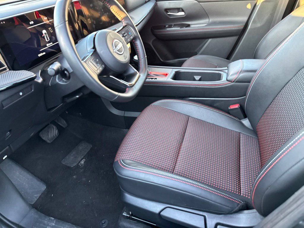 Used 2026 Nissan Kicks SR AWD/4WD image 7