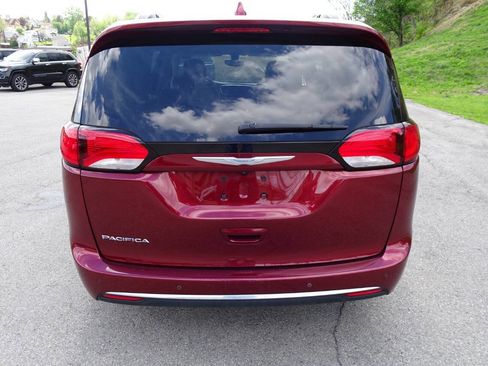 Used 2018 Chrysler Pacifica Touring Plus FWD image 7