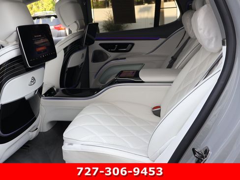 Certified 2025 Mercedes-Benz Maybach EQS 680 4MATIC image 20