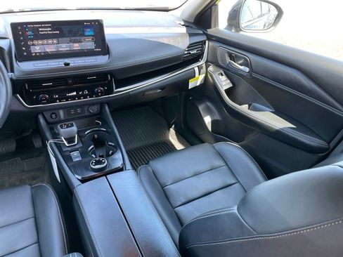 Certified 2024 Nissan Rogue SL w/ SL Premium Package AWD/4WD image 11