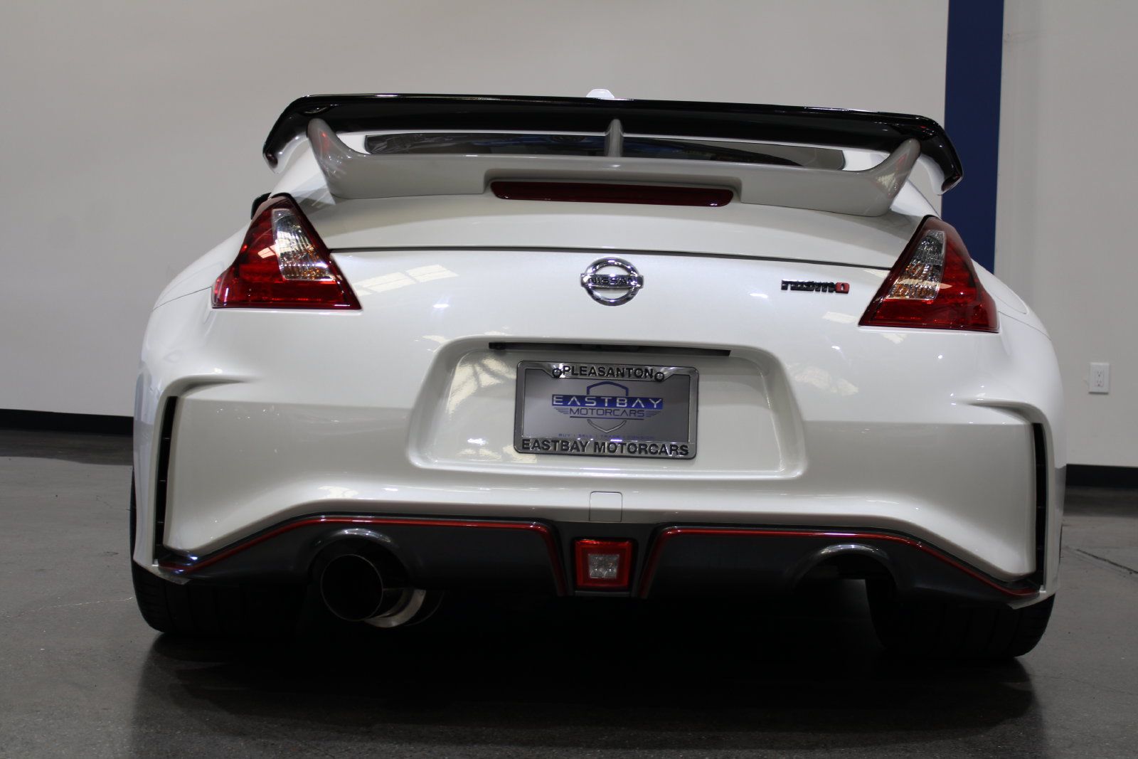 Used 2019 Nissan 370Z NISMO RWD image 13