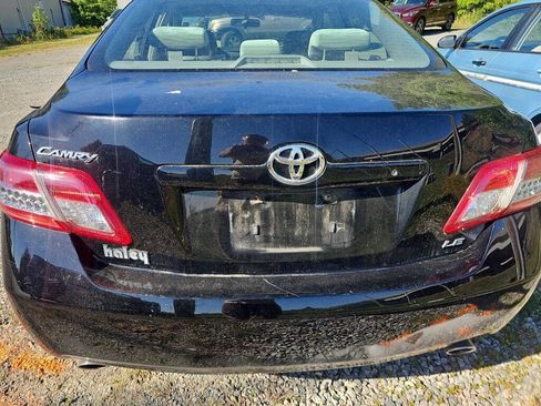 Used 2010 Toyota Camry LE FWD image 2