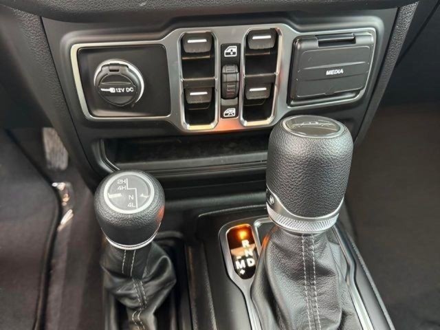 New 2026 Jeep Gladiator Sport AWD/4WD image 18