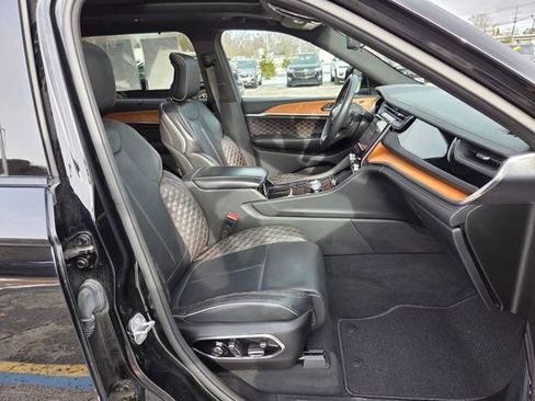 Used 2023 Jeep Grand Cherokee L Summit AWD/4WD image 12