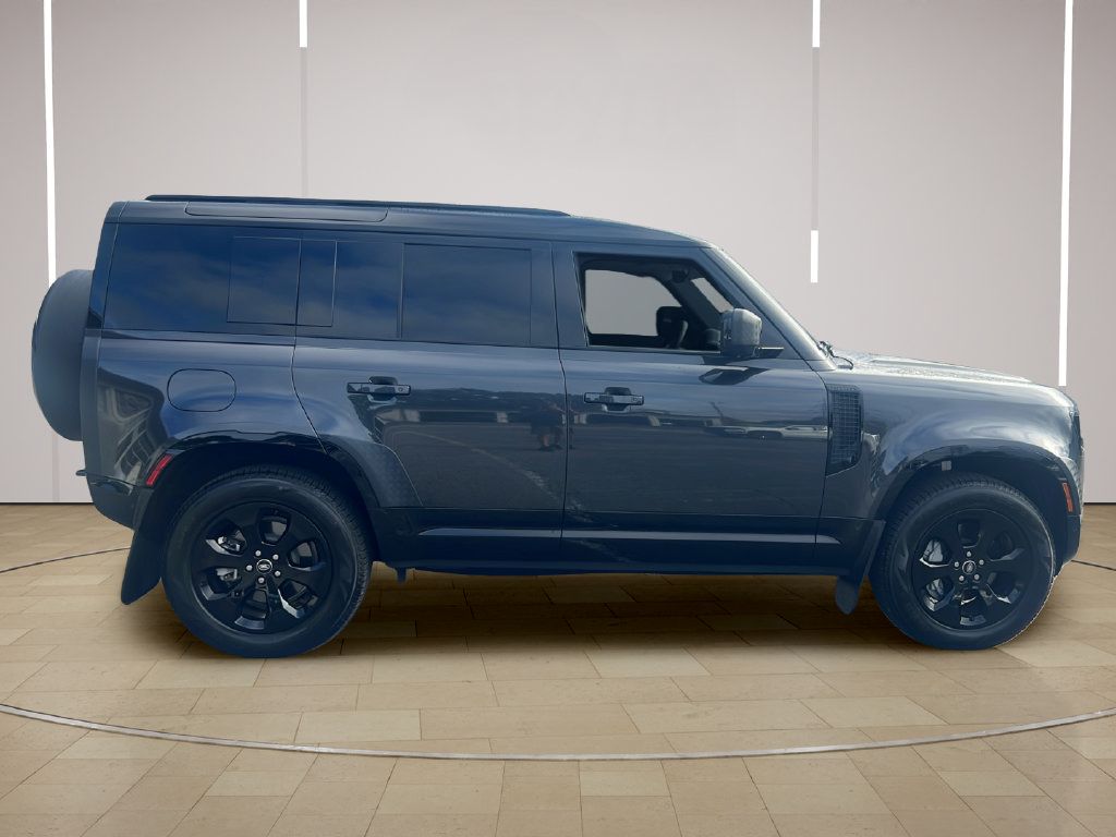 Used 2025 Land Rover Defender 110 X-Dynamic SE AWD/4WD image 8