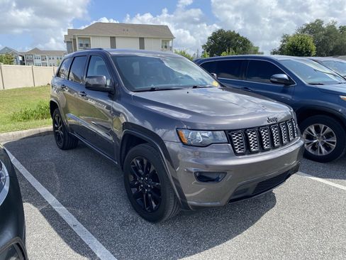 Used 2021 Jeep Grand Cherokee Laredo X RWD image 5