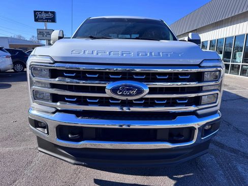 Used 2023 Ford F250 Lariat w/ FX4 Off-Road Package image 3