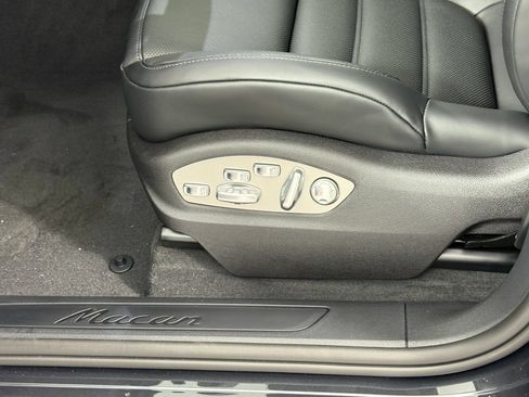 Certified 2026 Porsche Macan AWD/4WD image 15