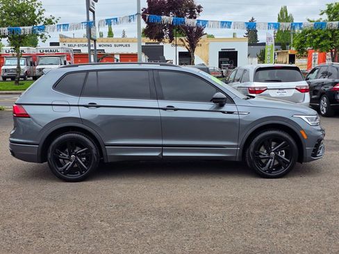 Used 2024 Volkswagen Tiguan SE R-Line FWD image 8