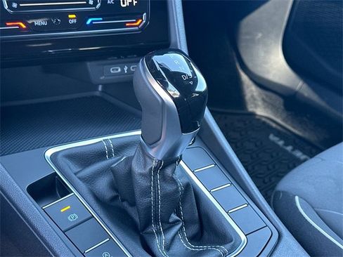 Used 2025 Volkswagen Jetta Sport image 23