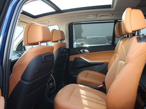 Used 2022 BMW X7 xDrive40i w/ Premium Package AWD/4WD image 25