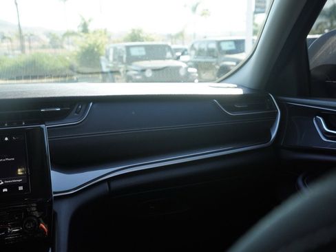 Certified 2022 Jeep Grand Cherokee Laredo w/ Luxury Tech Group I image 26